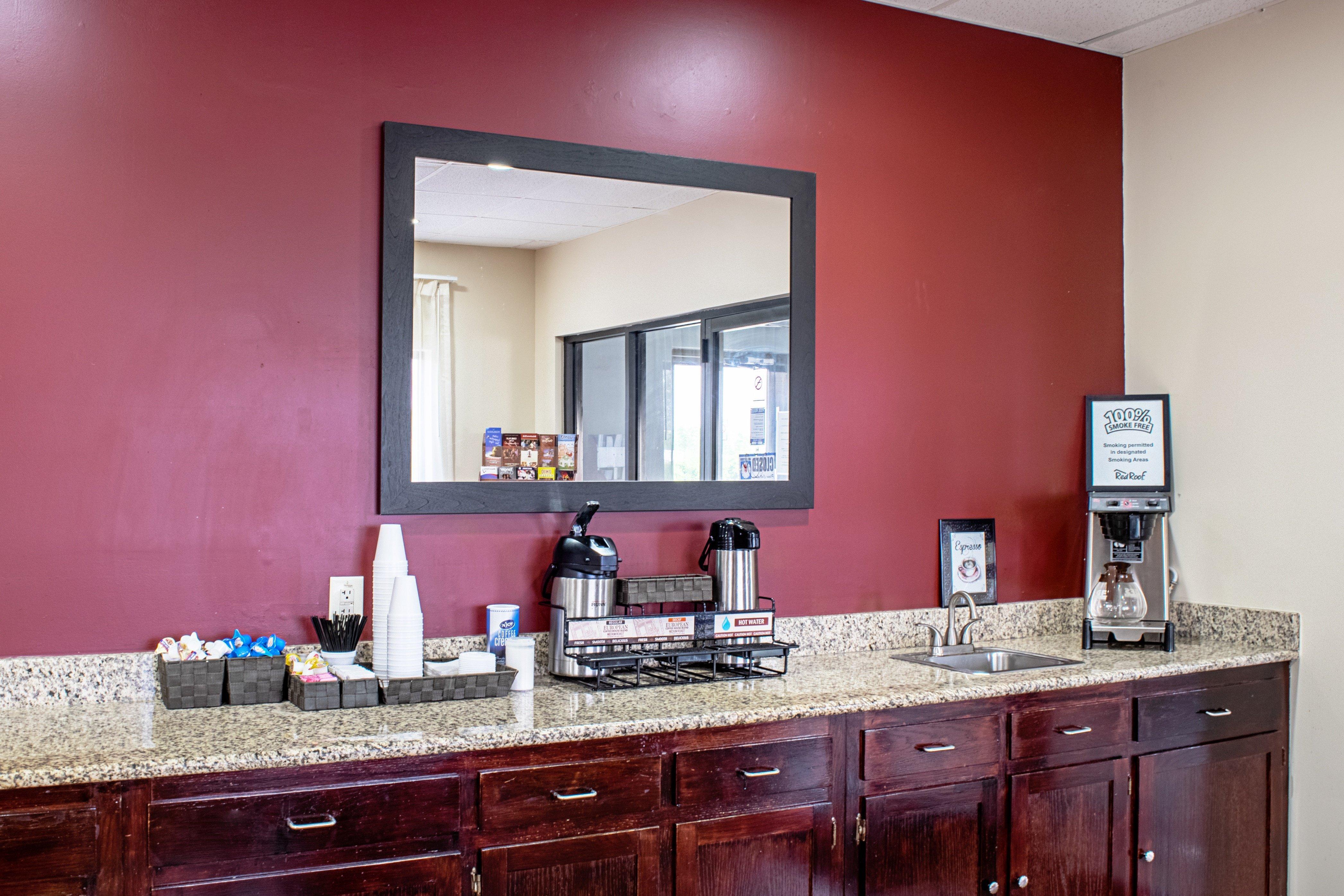 Red Roof Inn & Suites Middletown - Franklin Экстерьер фото