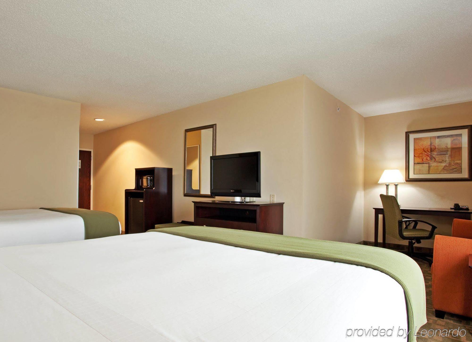 Red Roof Inn & Suites Middletown - Franklin Экстерьер фото